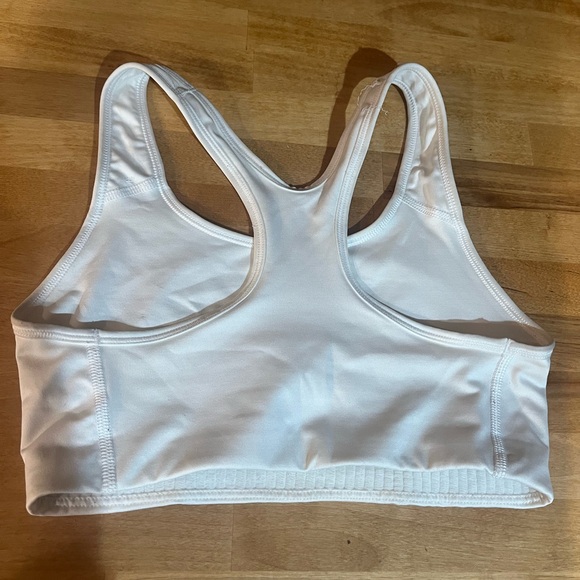 Nike sports bra size small - Picture 2 of 3